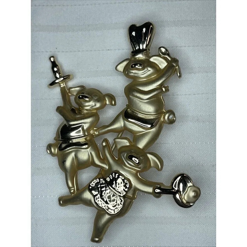 Gold Tone Metal Brooch Signed VTG Chef Cook Server 3 little Pigs Pin